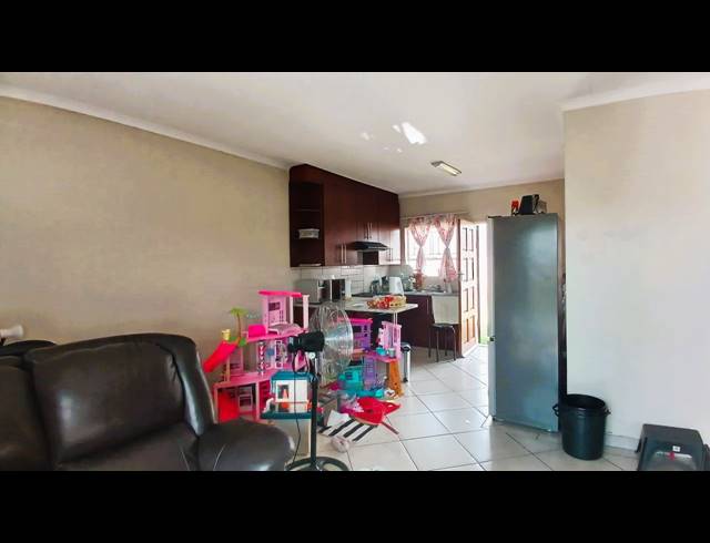 2 BEDROOM TOWNHOUSE FOR SALE IN RIVERSDALE
